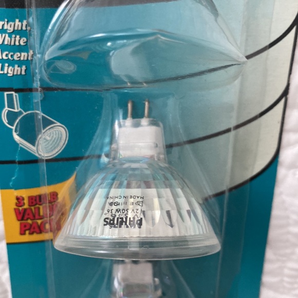 Philips indoor flood bright white accent light bulb 2pk 50w halogen 12v - Picture 3 of 4